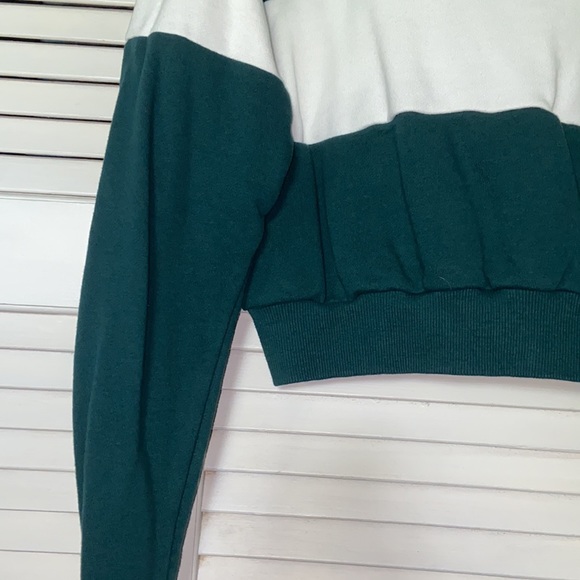 Cropped Pullover - Picture 4 of 7